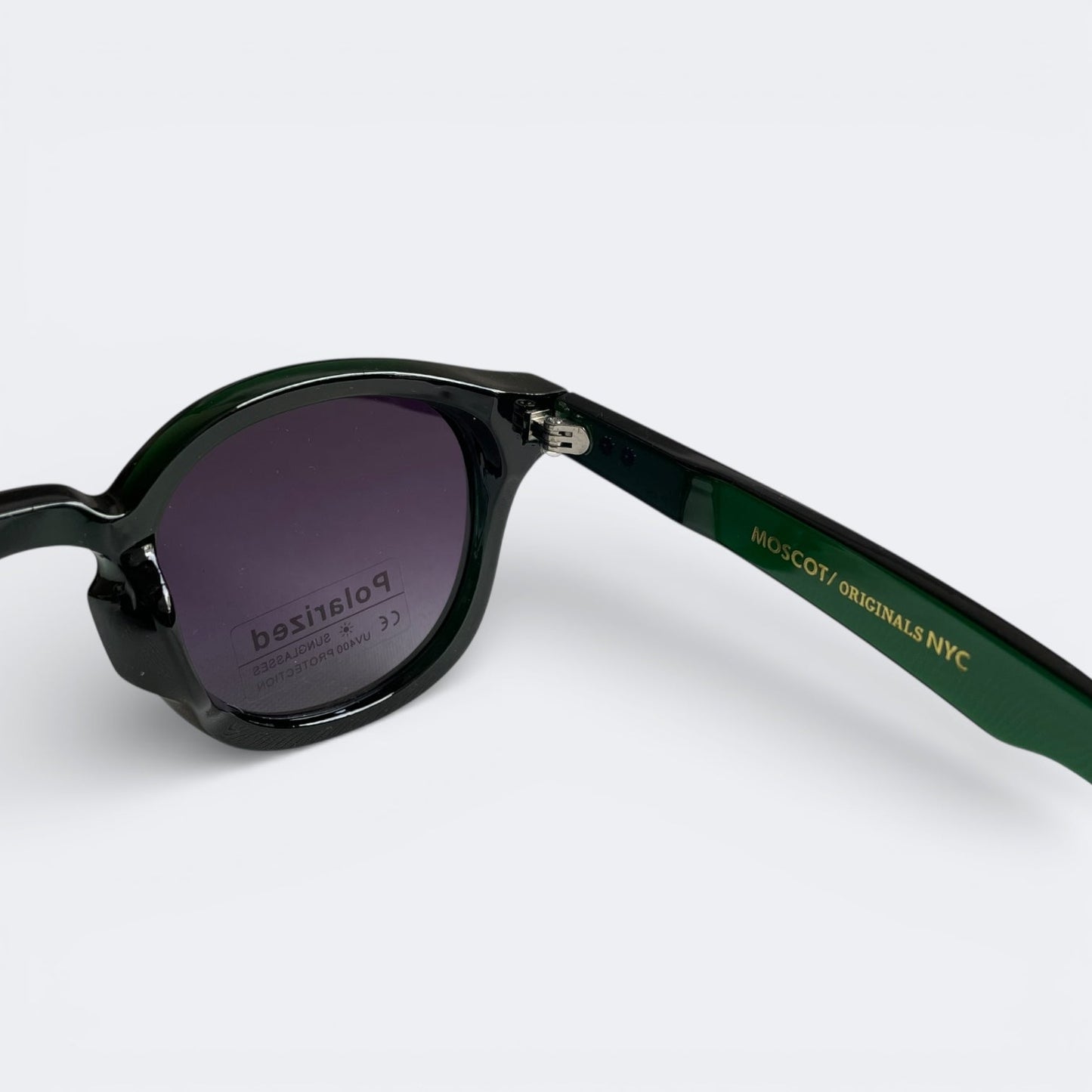 MOSCOT_6823