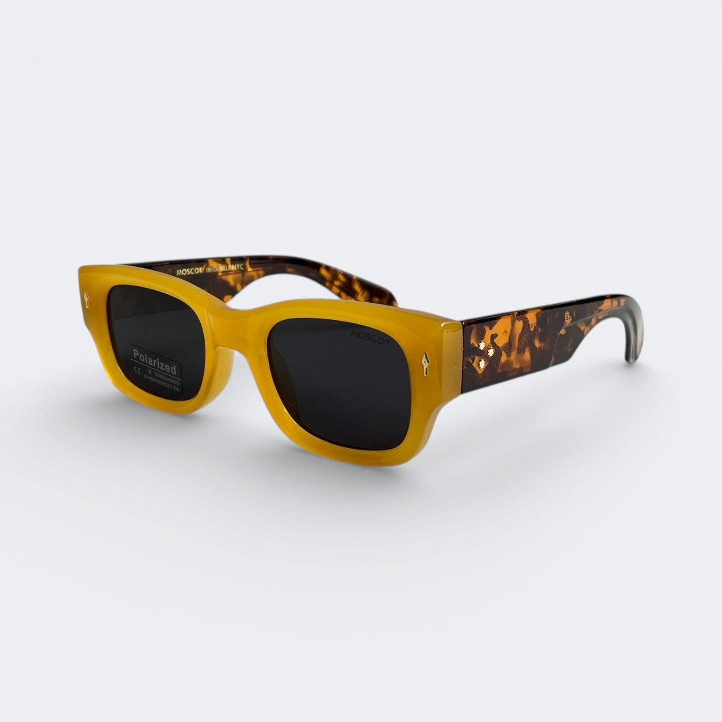 MOSCOT_6814
