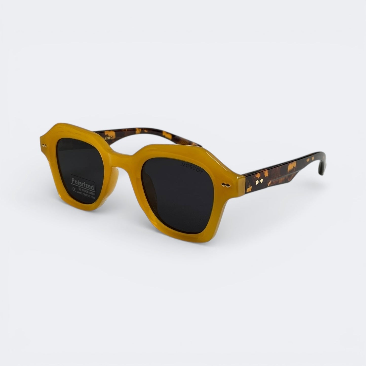 MOSCOT_6816