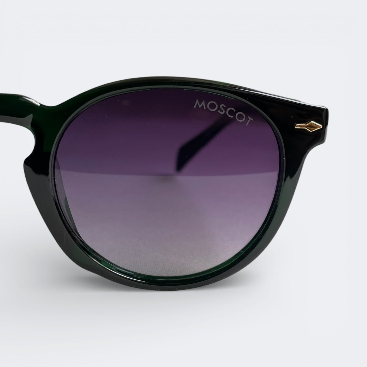 MOSCOT_6812