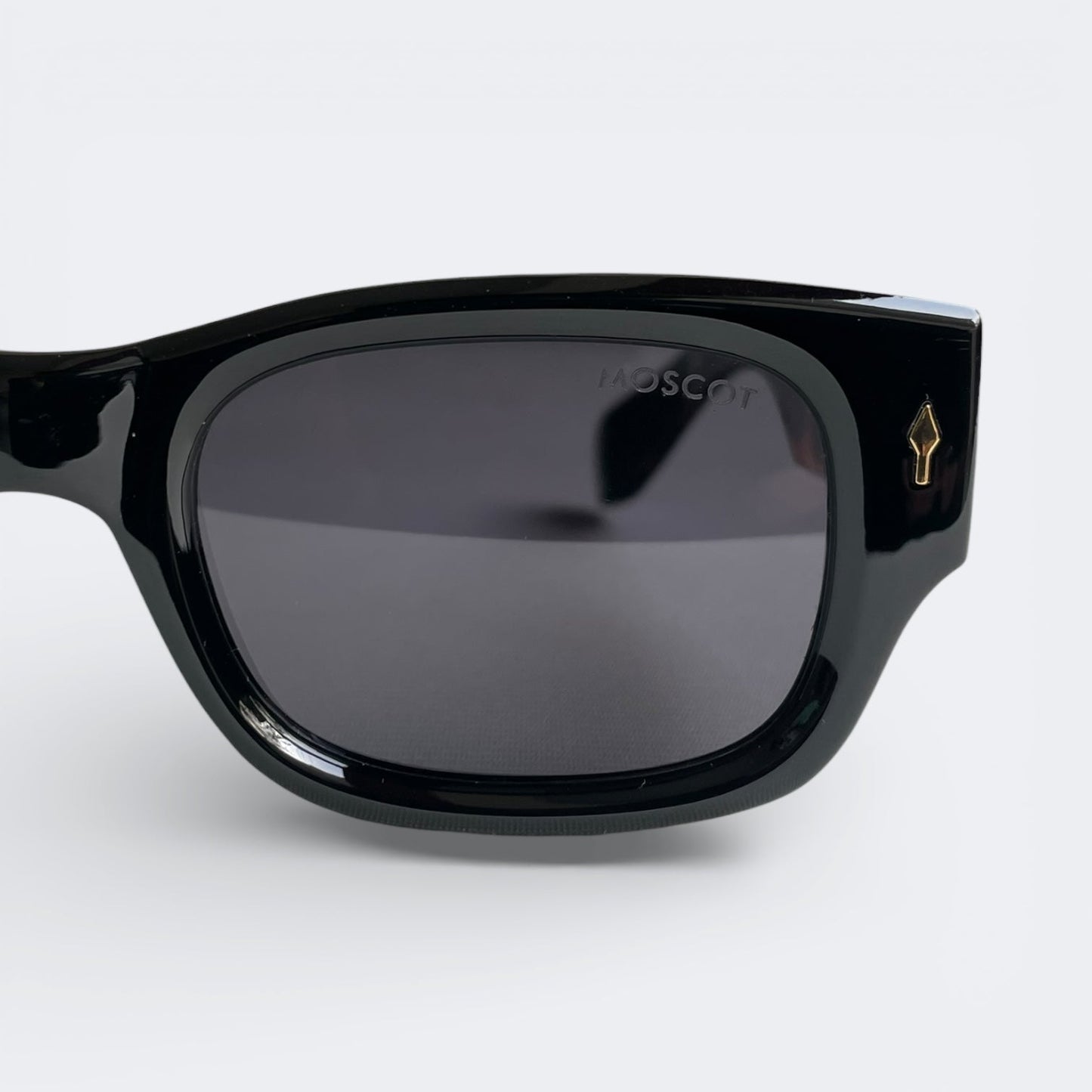 MOSCOT_6815