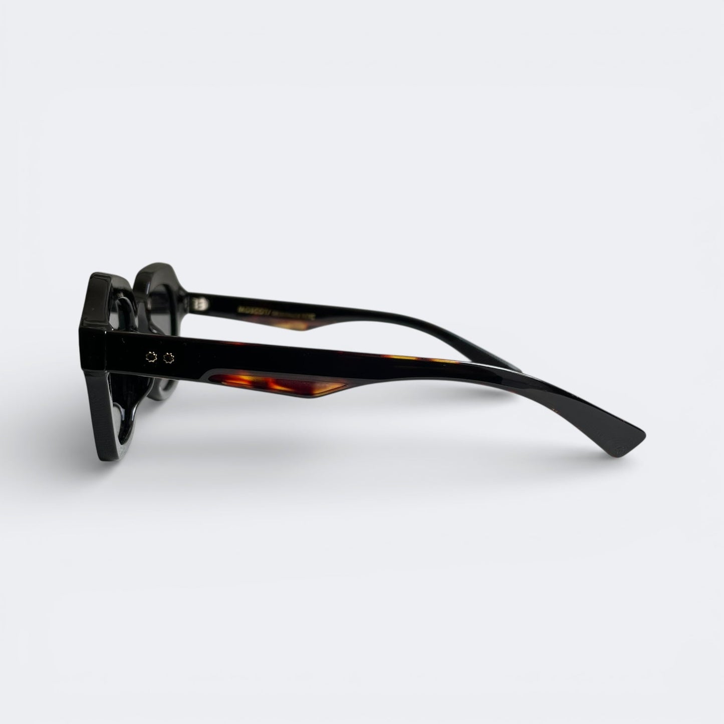 MOSCOT_6817