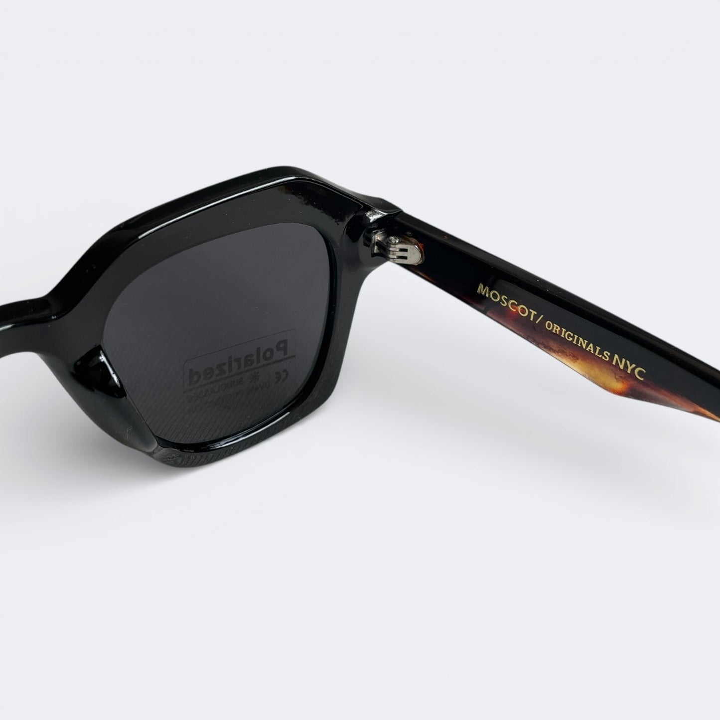 MOSCOT_6817