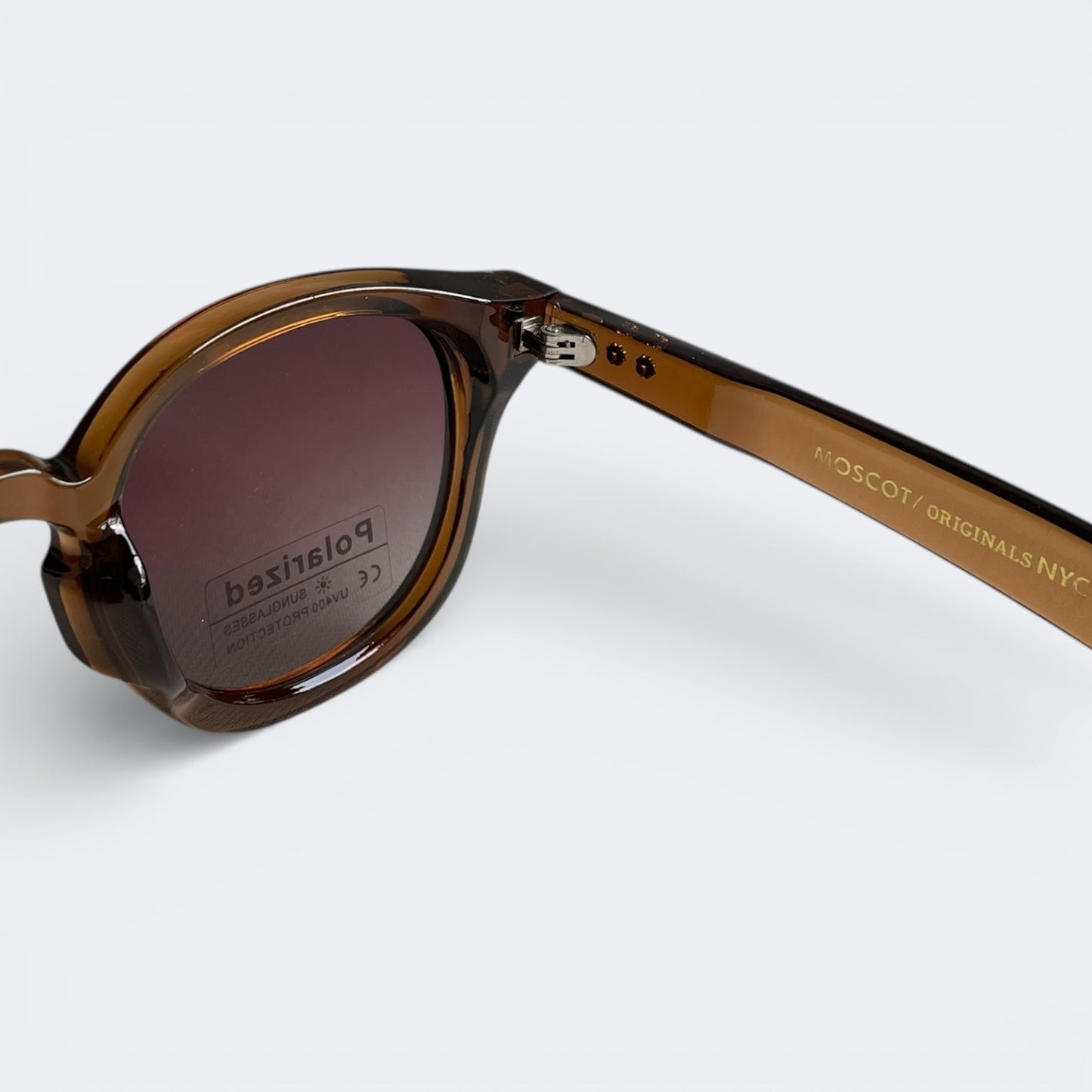 MOSCOT_6822